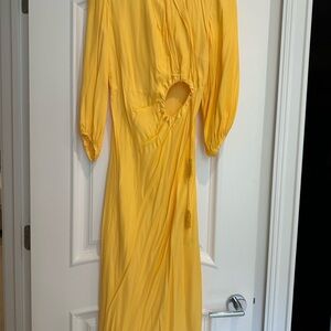 Farm Rio dress. Yellow, worn once great condition and beautiful dress.